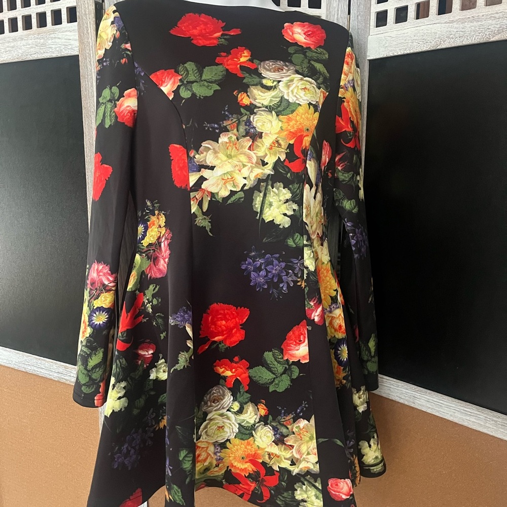 Black Floral Patterned Top